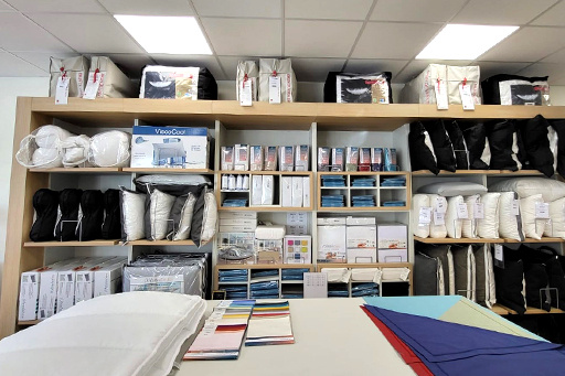 Intérieur magasin de literie Cogolin - [4]